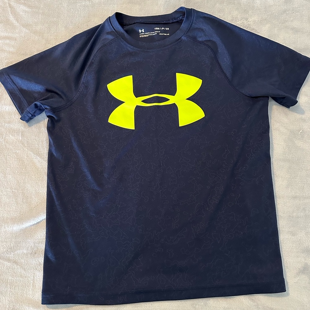 Under Armour Shortsleeved Shirt Boys Small